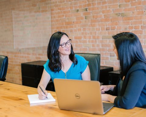 Modern Leadership and the art of communication by Amy Hirschi on Unsplash